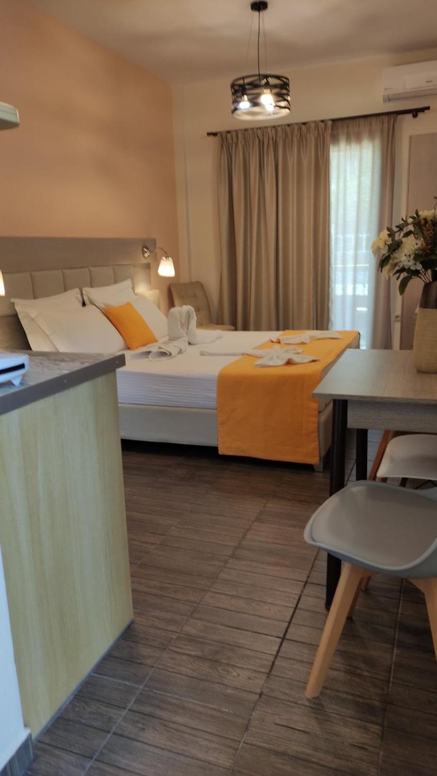 Smaragda Studios Skopelos Room photo