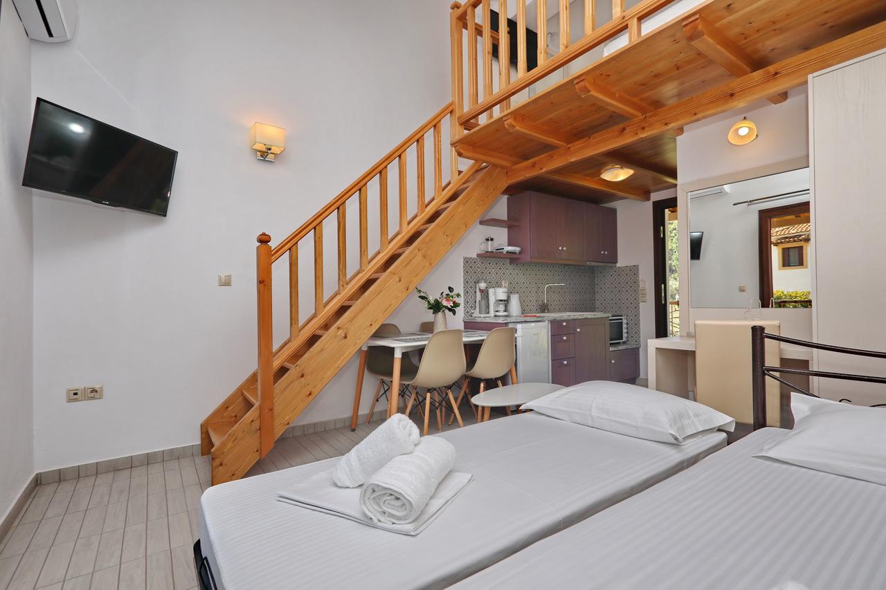 Smaragda Studios Skopelos Exterior photo