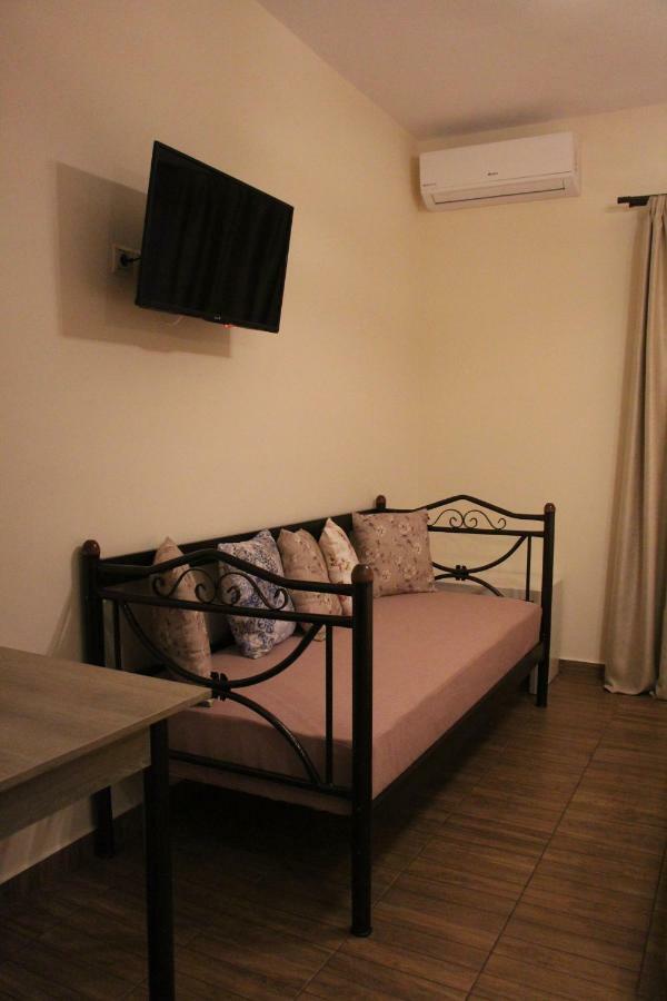 Smaragda Studios Skopelos Exterior photo